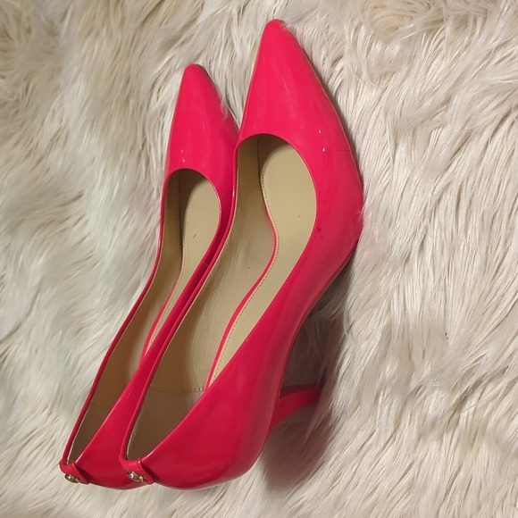 Michael Kors Pointy toe 3" stiletto heel with small gold detail sz 9.5 - Picture 2 of 10